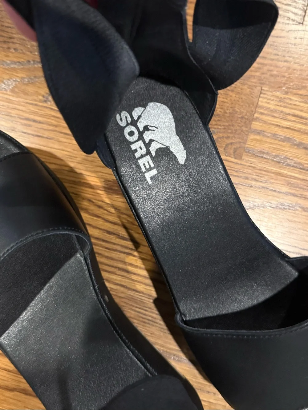 Sorel Women's Black Platform Ankle-Strap Sandal Size 8.5 Worn once